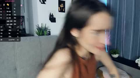 Alivia online show from October 21, 9:14 am