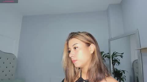 alix_18 online show from September 26, 11:29 am