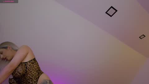 A day u didnt smile is a lost day online show from February 19, 10:47 am