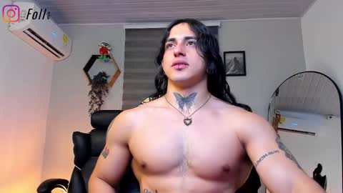 Snapshot of allen_rosse chatting on October 29, 2:13 am independent model 3 online show from October 29, 2:13 am