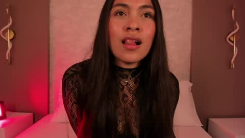 A L L I E online show from April 6, 2:42 am