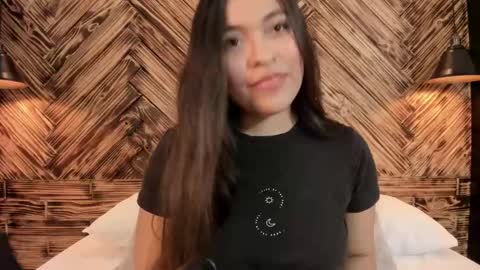 Snapshot of allie_bruce chatting on September 23, 2:38 am A L L I E online show from September 23, 2:38 am