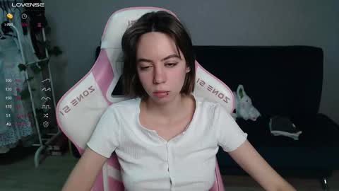 Snapshot of allie_hazie chatting on October 16, 1:05 am alice online show from October 16, 1:05 am