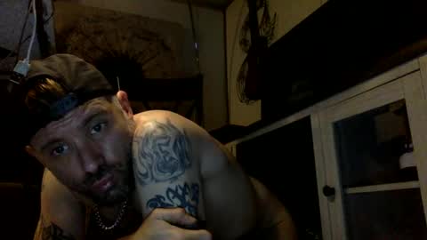 Snapshot of allitrunnin chatting on October 1, 5:17 am allitrunnin online show from October 1, 5:17 am