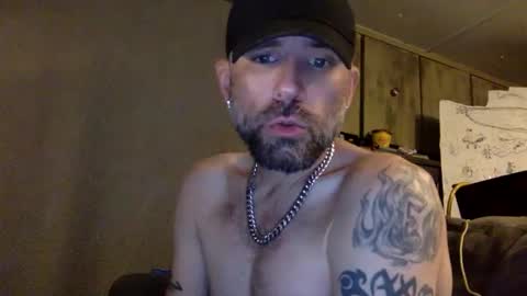 Snapshot of allitrunnin chatting on October 14, 2:47 am allitrunnin online show from October 14, 2:47 am