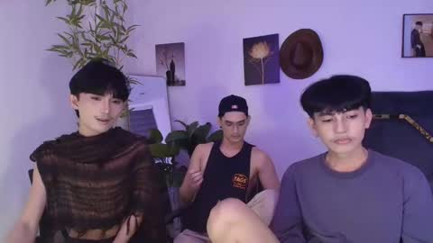 kim and josh online show from April 18, 2:08 pm