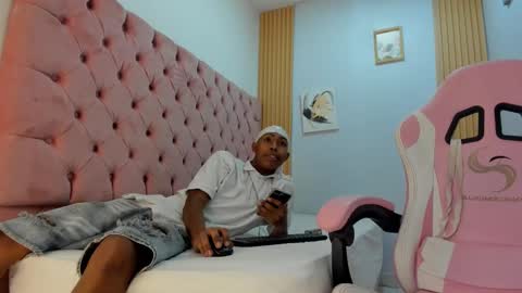 alluringangel01 online show from November 18, 1:19 am