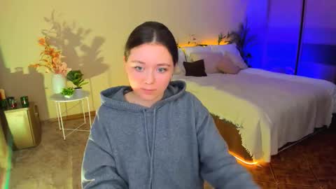 alluringeyess online show from November 29, 5:20 pm