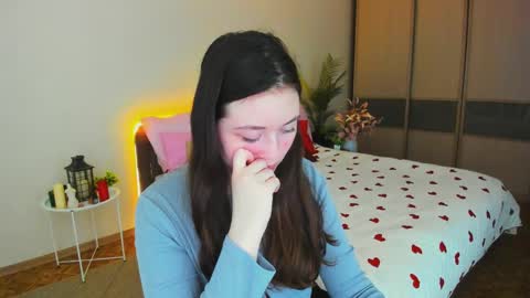 alluringeyess online show from April 2, 4:47 pm