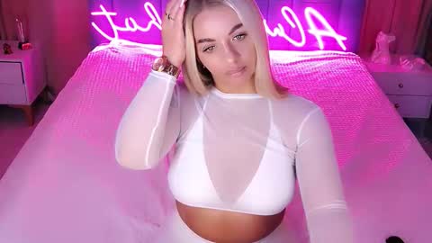 AlwaysHot online show from November 19, 3:06 am