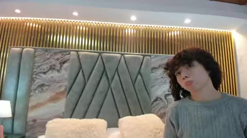 ally_and_noah_ online show from May 13, 11:53 am