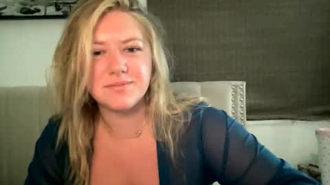 allyanalangel online show from April 3, 6:09 am