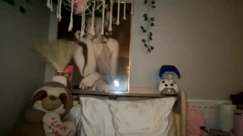 allyanalangel online show from March 9, 5:11 am