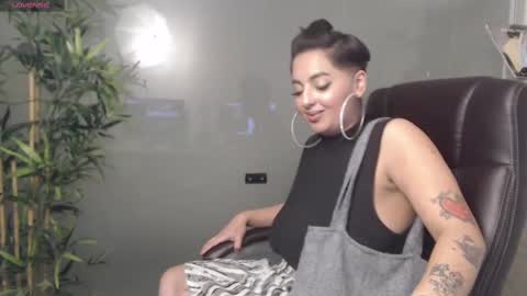 Snapshot of allyiah chatting on February 26, 2:08 am online show from February 26, 2:08 am