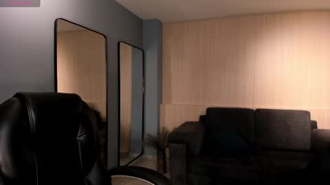 Snapshot of allyjensen chatting on February 25, 10:48 am Alisson online show from February 25, 10:48 am