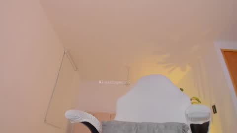 Kelly  online show from December 5, 1:20 pm