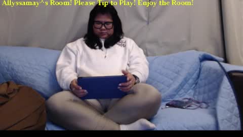 Allyssamay online show from March 2, 5:19 am