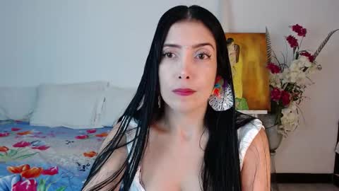 Snapshot of alma_art_ chatting on September 12, 9:39 pm alma_art_ online show from September 12, 9:39 pm