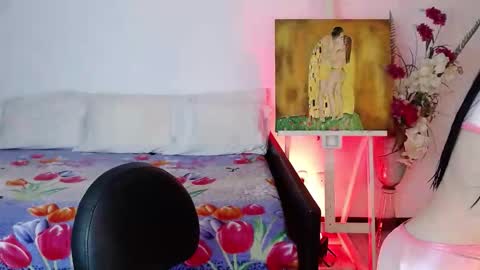 Snapshot of alma_art_ chatting on September 15, 10:22 pm alma_art_ online show from September 15, 10:22 pm