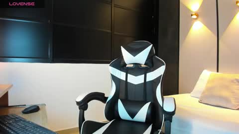 Snapshot of alma_fenix chatting on October 14, 12:30 pm ALMA FENIX online show from October 14, 12:30 pm