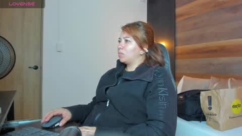 Snapshot of alma_fenix chatting on September 30, 12:15 pm ALMA FENIX online show from September 30, 12:15 pm