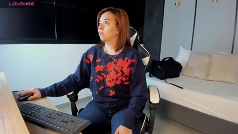 Snapshot of alma_fenix chatting on October 17, 12:20 pm ALMA FENIX online show from October 17, 12:20 pm