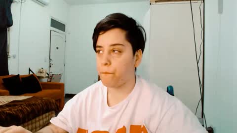 Snapshot of almondonwheels chatting on October 9, 10:26 pm Almond online show from October 9, 10:26 pm