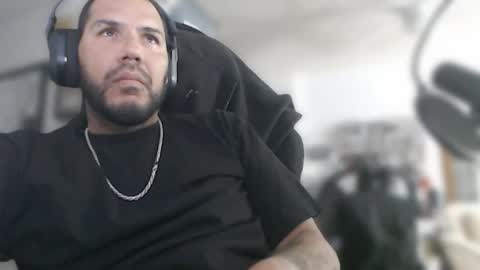 simplyfaded online show from November 6, 10:40 am