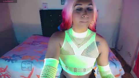 alondragill_ online show from May 13, 3:16 am
