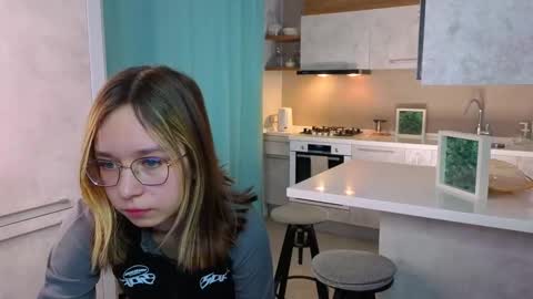 Alorena online show from December 3, 4:07 pm