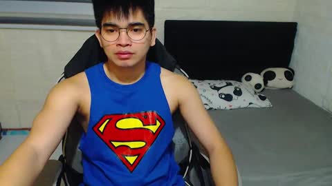 Snapshot of alpha_rider chatting on December 18, 11:24 am Angelo online show from December 18, 11:24 am