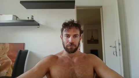 Snapshot of alphah_hunk chatting on October 10, 11:05 am alphah_hunk online show from October 10, 11:05 am