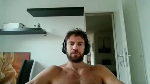 Snapshot of alphah_hunk chatting on October 12, 3:15 pm alphah_hunk online show from October 12, 3:15 pm