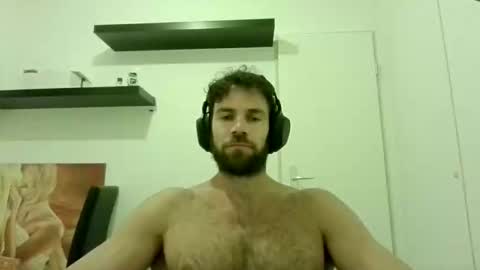 Snapshot of alphah_hunk chatting on October 17, 6:01 pm alphah_hunk online show from October 17, 6:01 pm