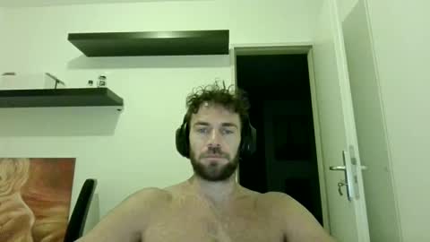 Snapshot of alphah_hunk chatting on September 25, 6:48 pm alphah_hunk online show from September 25, 6:48 pm