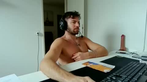 alphah_hunk online show from March 16, 12:31 pm