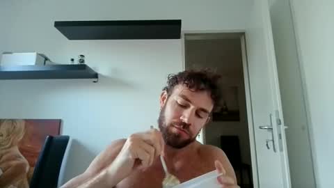 Snapshot of alphah_hunk chatting on October 11, 3:05 pm alphah_hunk online show from October 11, 3:05 pm