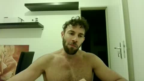 Snapshot of alphah_hunk chatting on September 28, 7:01 pm alphah_hunk online show from September 28, 7:01 pm