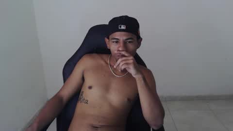 alphas_latins online show from April 14, 7:39 pm