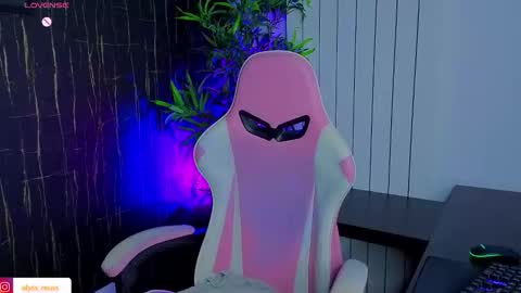 Alyse online show from November 20, 9:34 pm