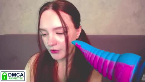 Alyssa online show from November 25, 2:32 am