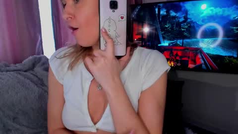 Snapshot of alyssensual chatting on March 7, 8:56 am Alyssa I will be online December 1 at 2000 UTC online show from March 7, 8:56 am