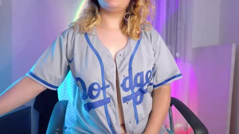 Amalia Im Back See you soon this January 7 at 10 pm Colombia time online show from October 13, 2:02 am