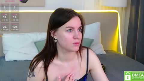 Amalia online show from October 4, 1:42 pm