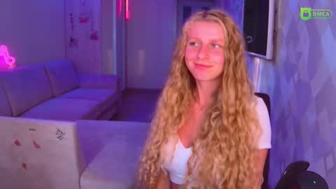 Snapshot of amaliaqueen999 chatting on September 20, 2:20 pm Amalia online show from September 20, 2:20 pm