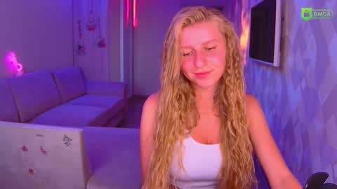 Snapshot of amaliaqueen999 chatting on September 22, 3:05 pm Amalia online show from September 22, 3:05 pm