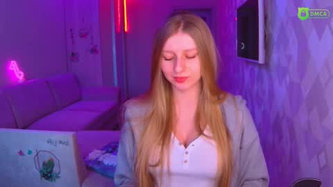 Snapshot of amaliaqueen999 chatting on December 13, 1:12 pm Amalia online show from December 13, 1:12 pm