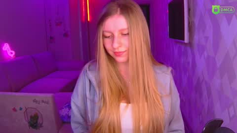 Snapshot of amaliaqueen999 chatting on December 18, 1:23 pm Amalia online show from December 18, 1:23 pm