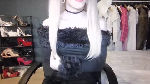 Amalie online show from December 12, 9:48 pm