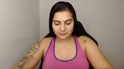 The queen of the biceps  online show from January 26, 10:13 pm